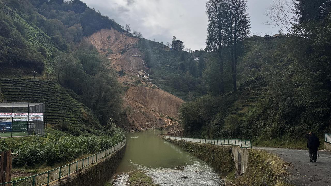 Rize'de heyelan: 18 kişi tahliye edildi