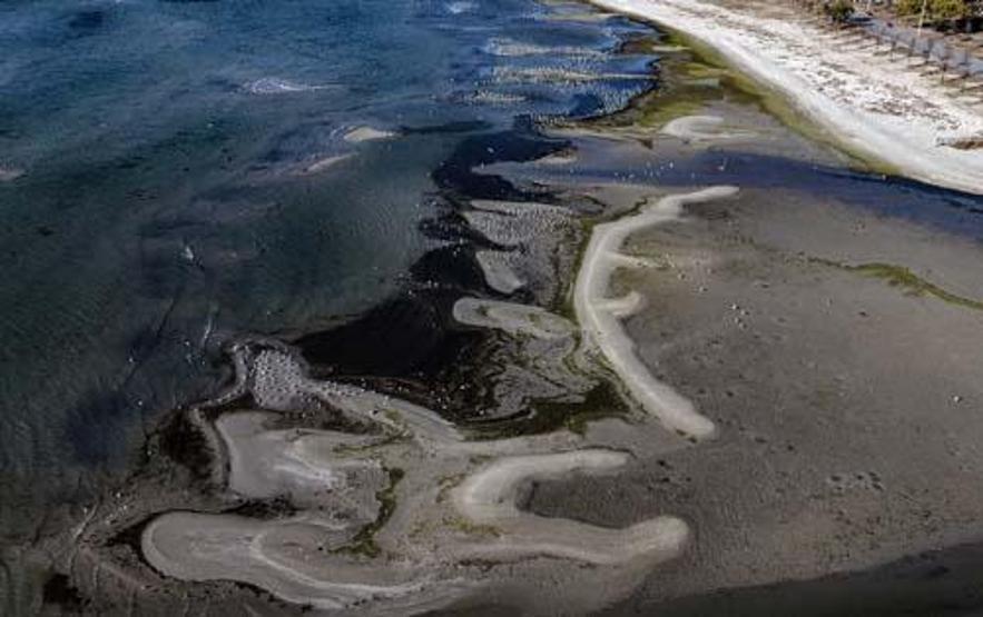 İstanbul’da deniz suyu çekildi