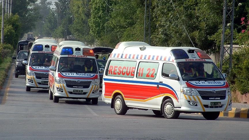 Pakistan'da bir yolcu otobüsü nehre düştü: 18 ölü