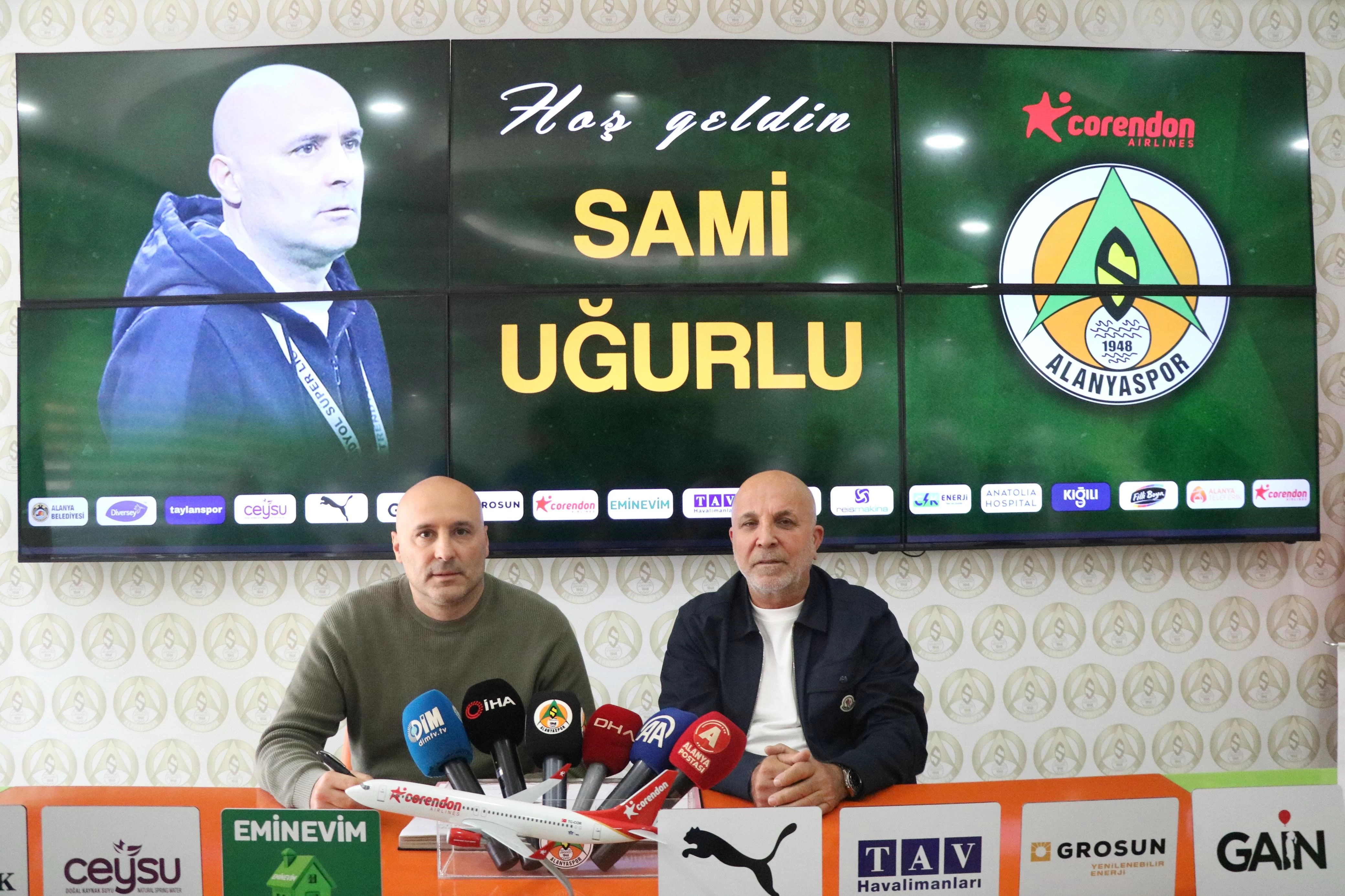 Alanyaspor, Sami Uğurlu ile resmi sözleşmeye imza attı: İmzalar atıldı!