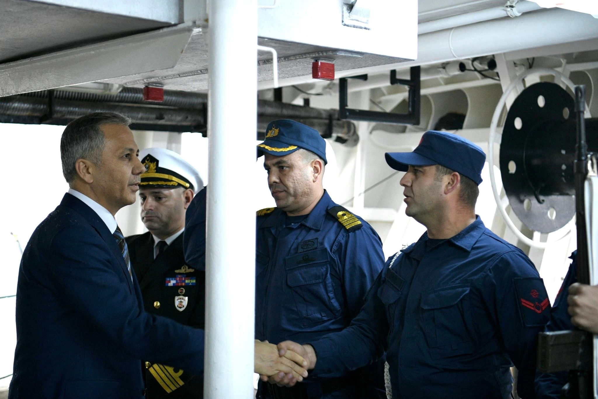 Bakan Yerlikaya'dan TCSG Umut Gemisi'ne ziyaret