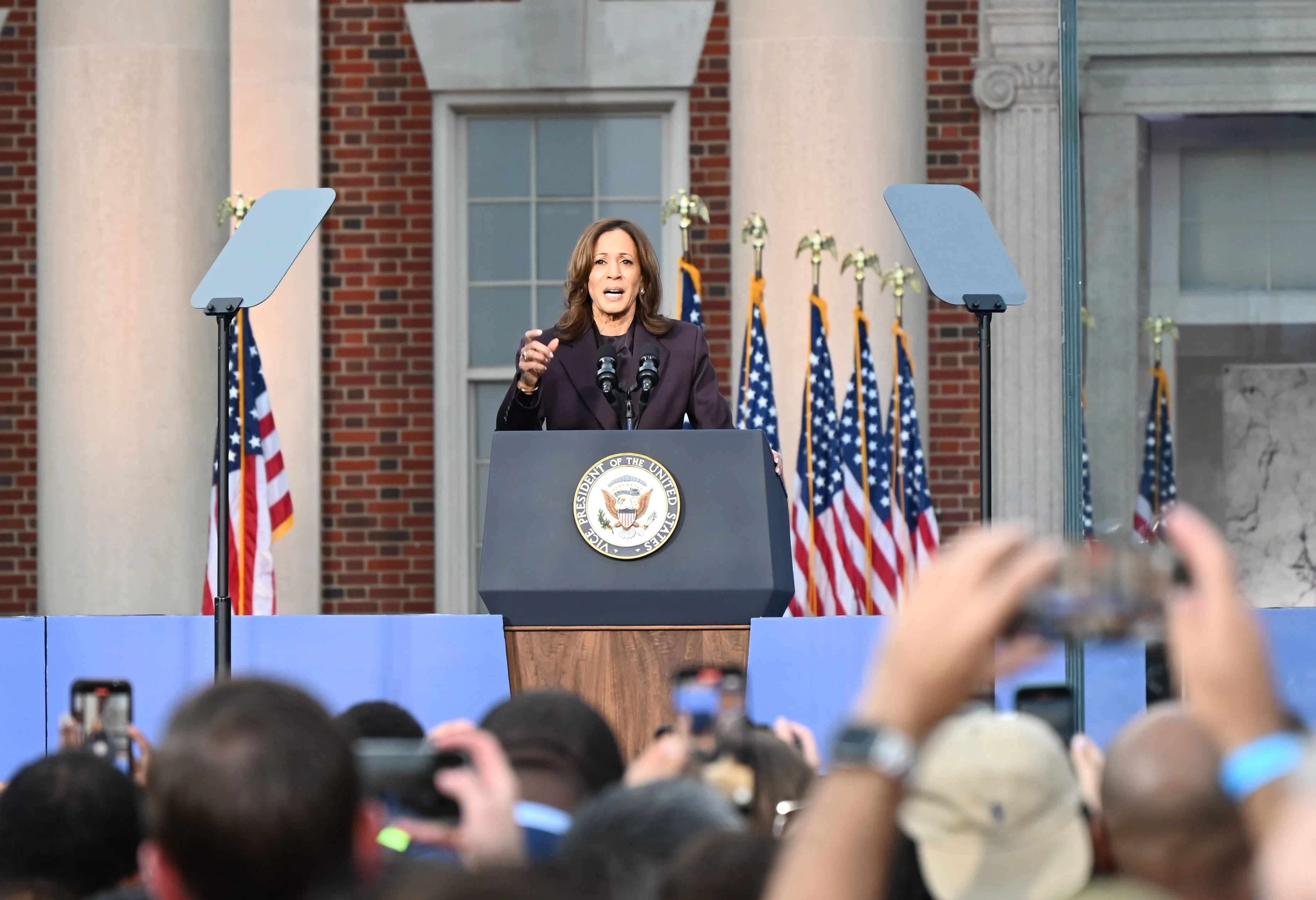 Kamala Harris'ten "Mücadelemizden vazgeçmiyorum" mesajı