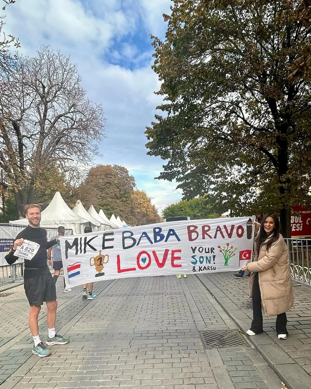 Şarkıcı Karsu, İstanbul Maratonu'nda bebeğinin cinsiyetini açıkladı!