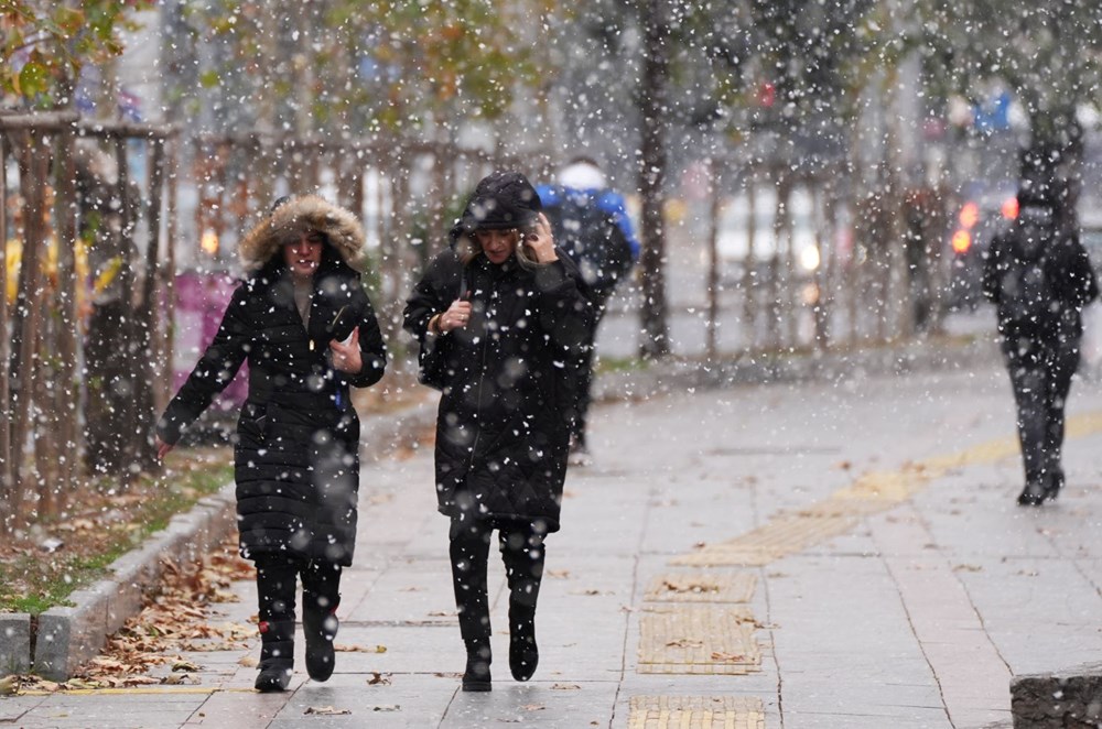 Meteoroloji'den 12 ile sarı kodlu uyarı: Kar etkisini artırıyor