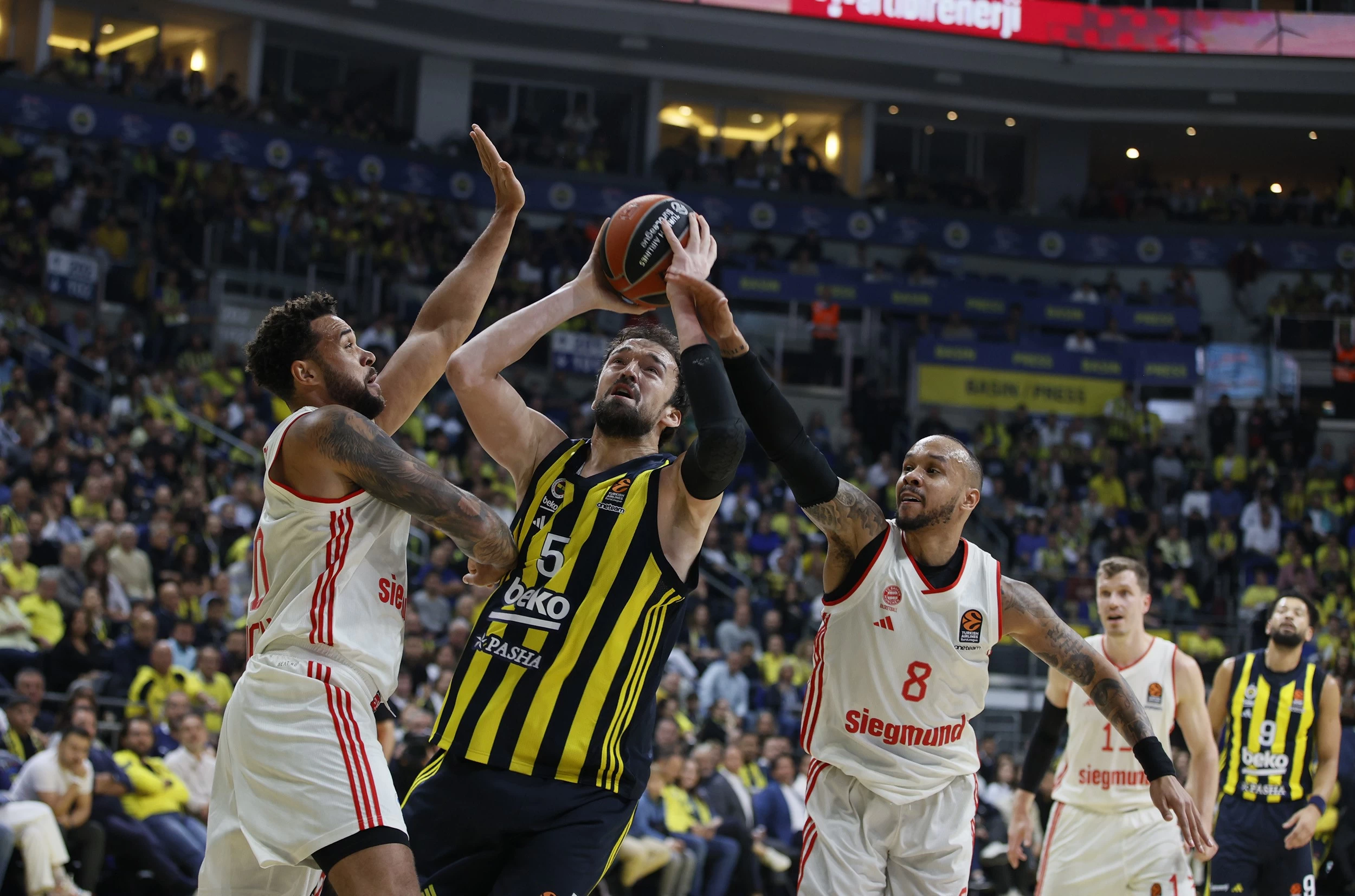 Fenerbahçe Beko, Euroleague'de Bayern Münih'i mağlup etti