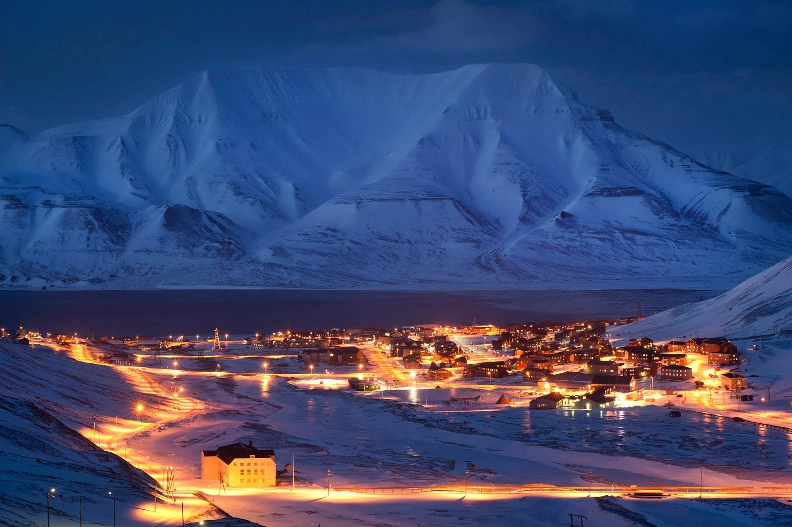 Güneşin hiç doğmadığı ülke: Svalbard