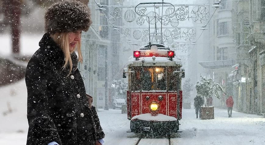 İstanbul'da kar kapıyı erken çaldı! Bugün bu ilçelere kar geliyor