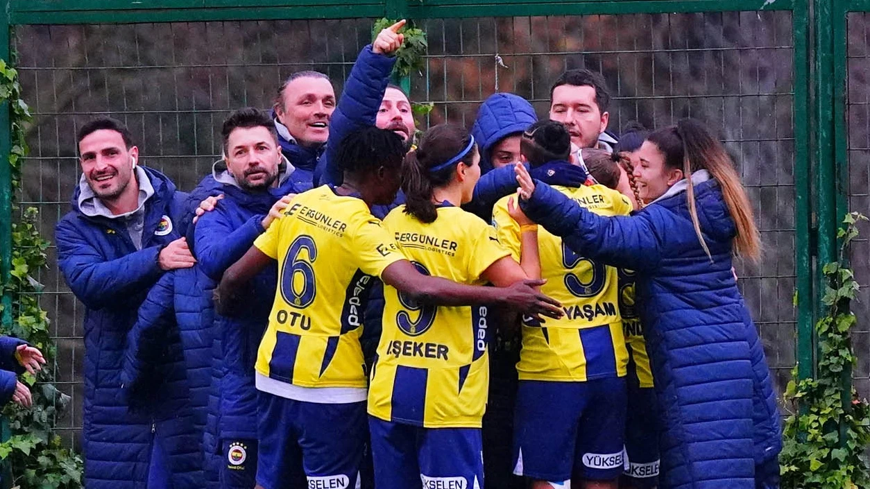 Fenerbahçe Kadın Futbol Takımı liderliğini sürdürdü!