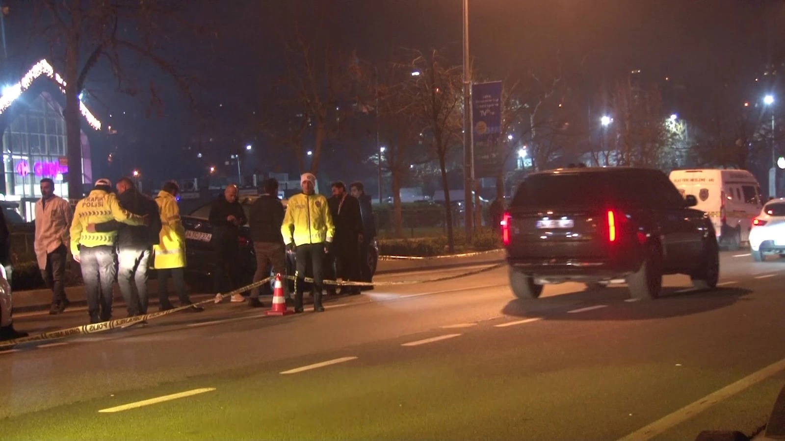 Beykoz'da polis memuru trafikte tartıştığı ünlü mimarı silahla vurdu