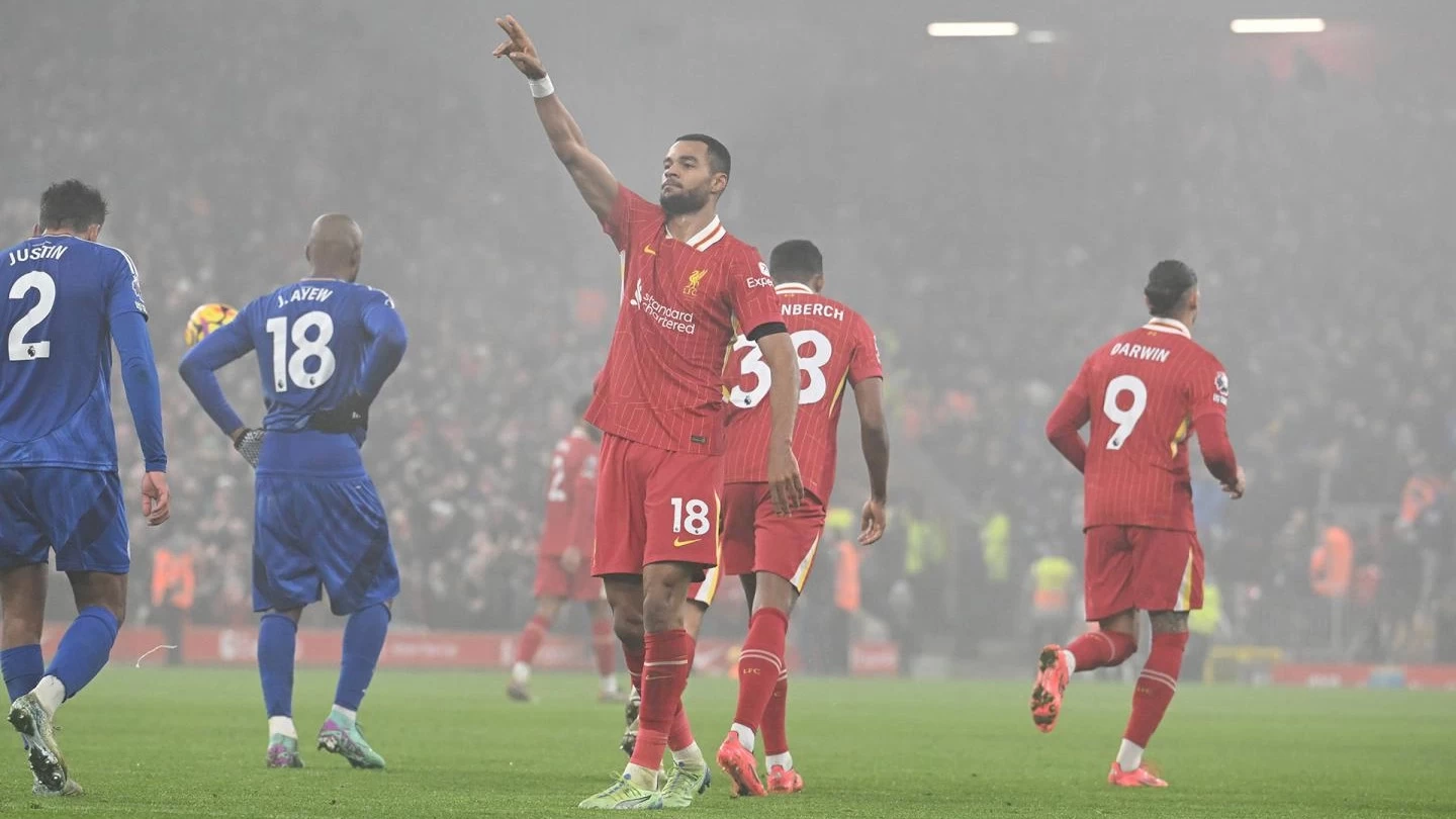 Salah tarihe geçti, Liverpool liderliğini sürdürdü!