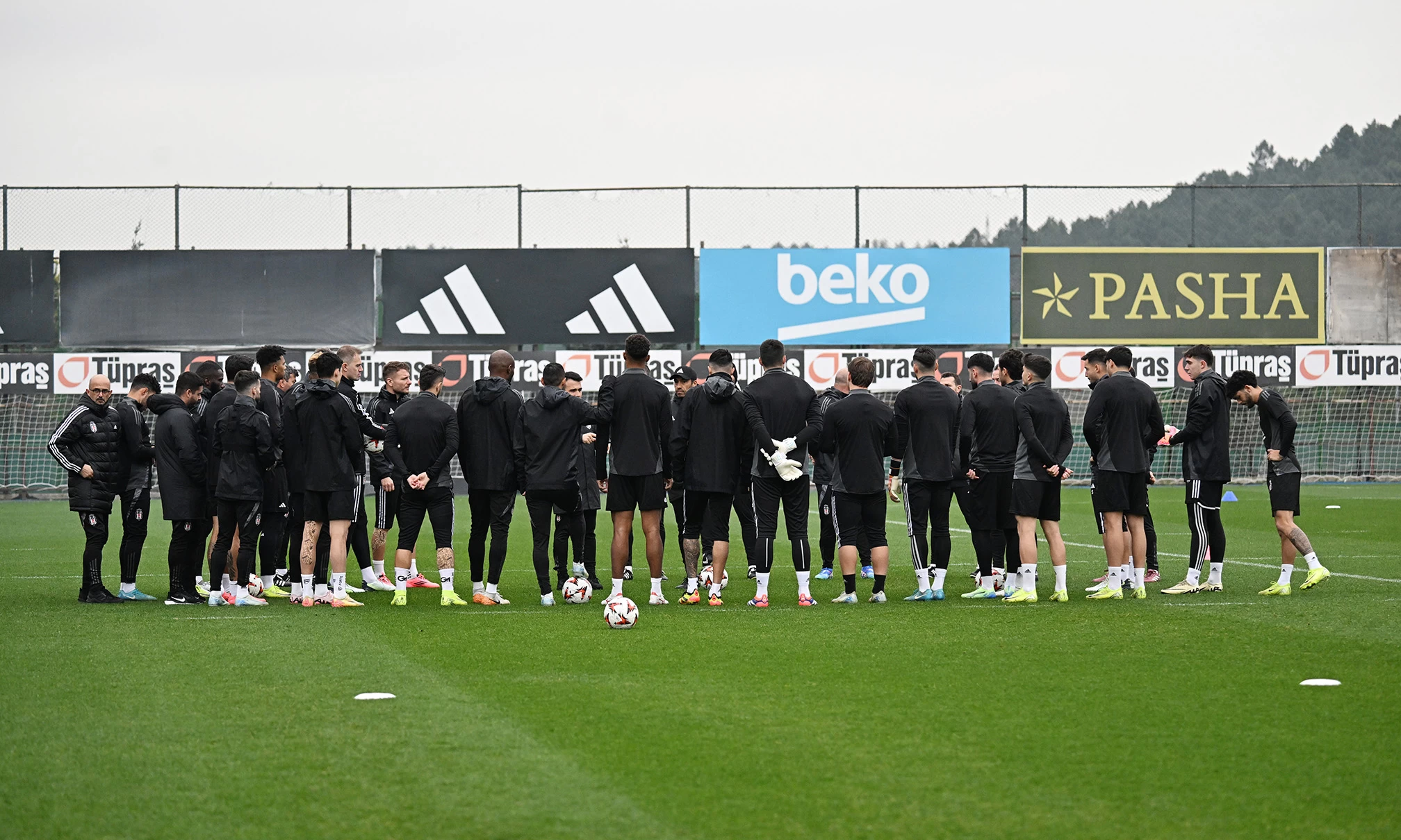 Beşiktaş’ta Fenerbahçe derbisi öncesi stoper alarmı: Uduokhai de eksikler arasında!