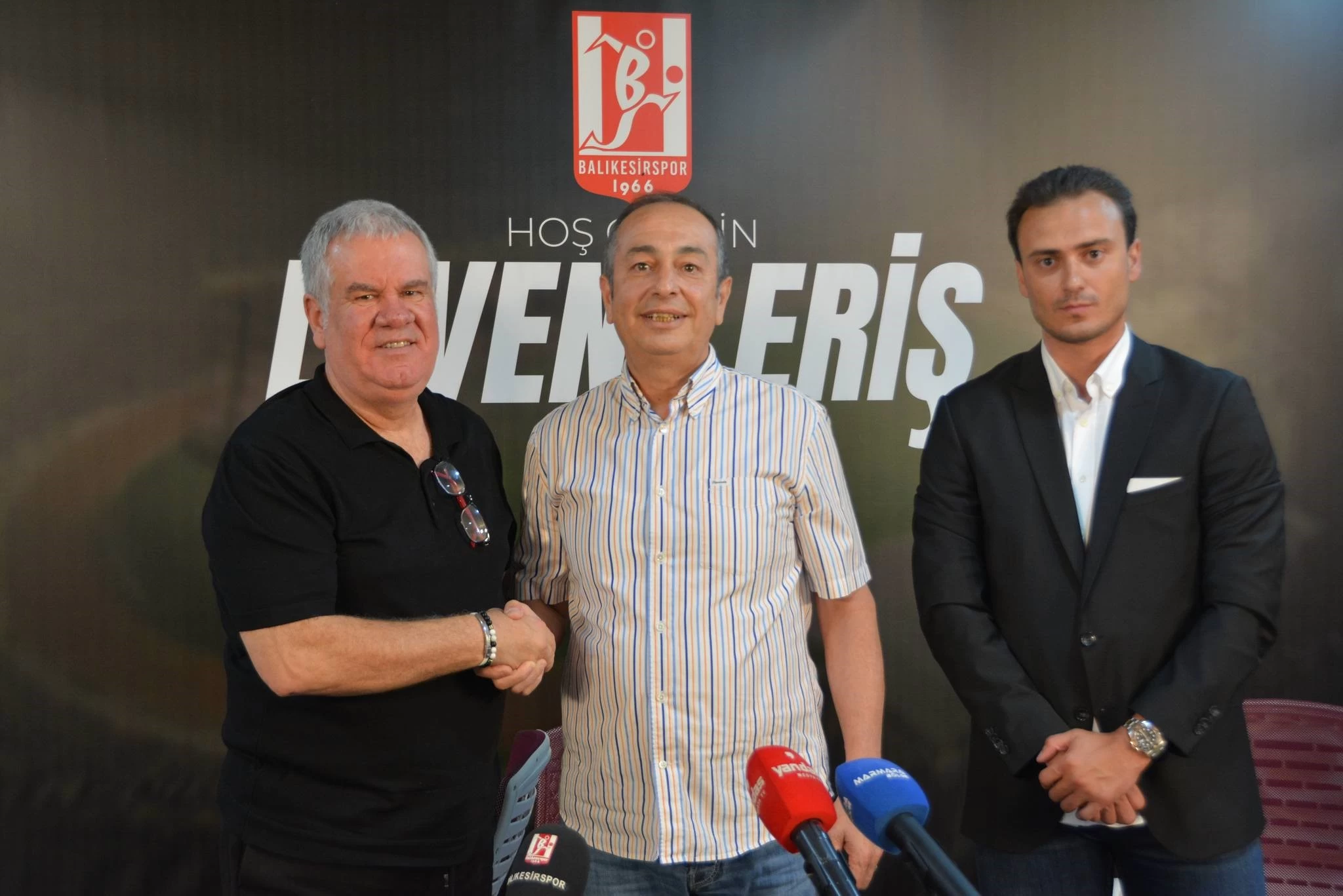 Balıkesirspor, Levent Eriş'le sözleşme imzaladı