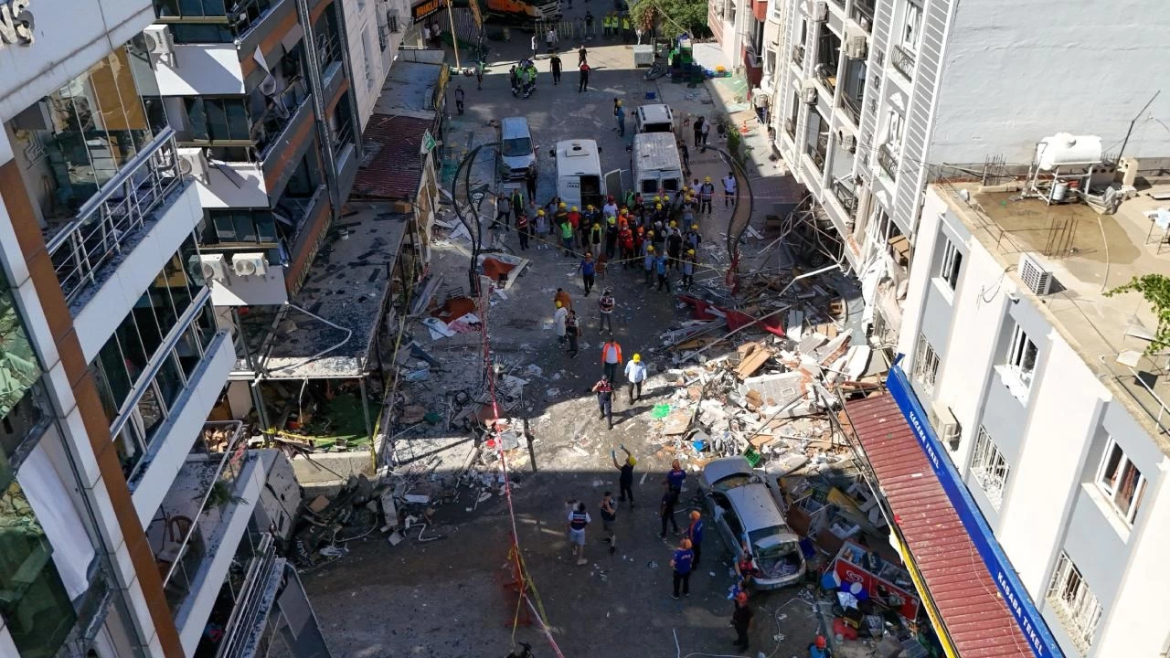 İzmir'deki patlamayla ilgili soruşturma başlatıldı