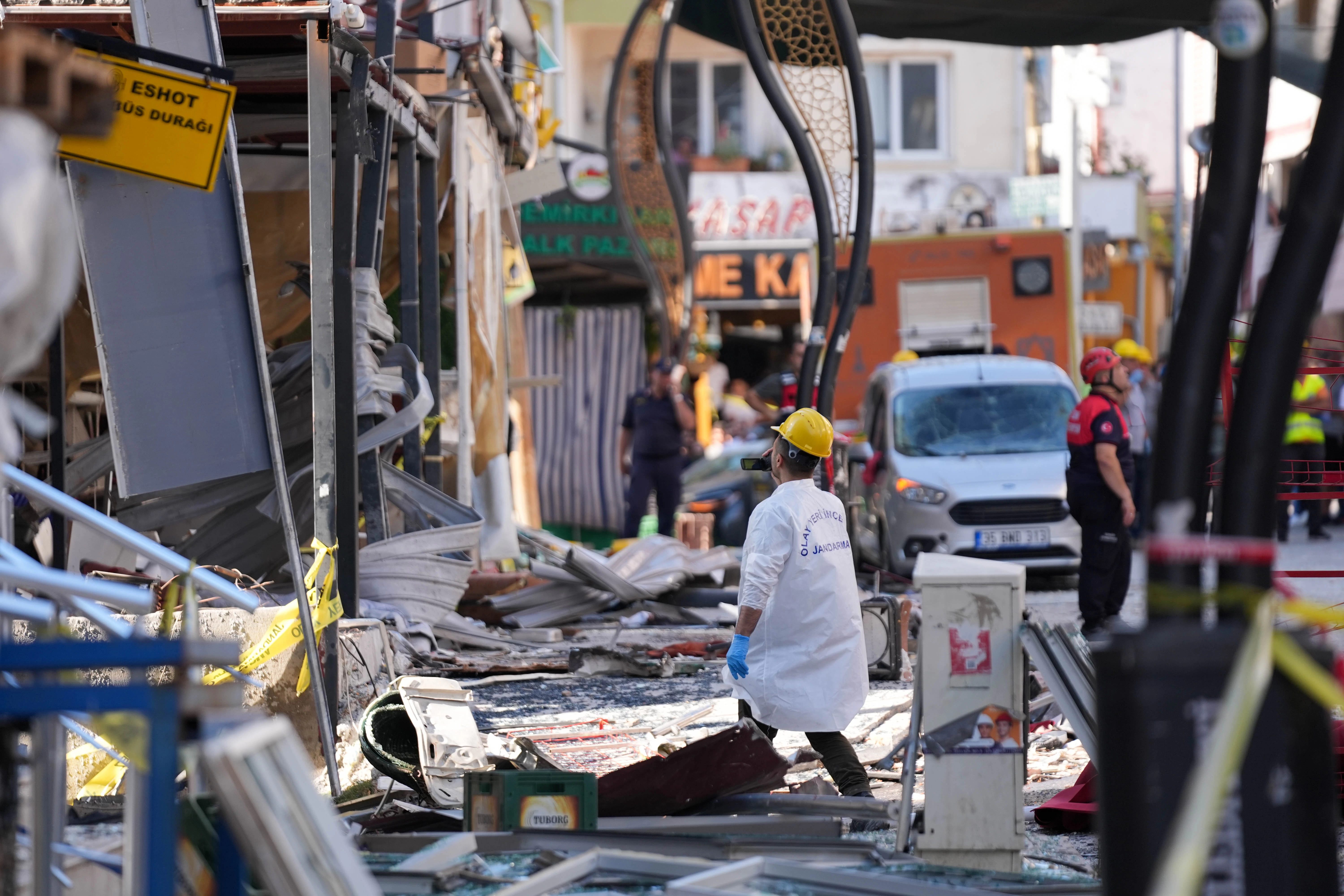 İzmir'deki patlamada hayatını kaybedenlerin sayısı 5'e yükseldi