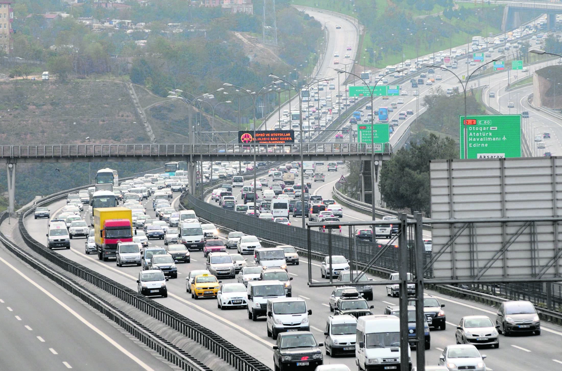 TÜİK: mayısta trafiğe kayıtlı taşıtların yarısı otomobil!