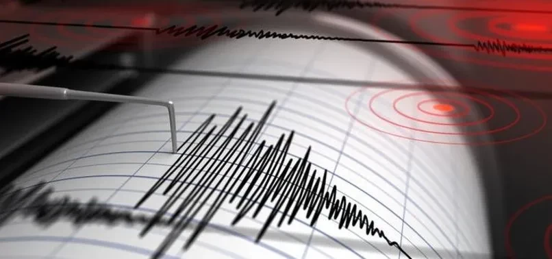 Mersin'den korkutan deprem! Vatandaşlar sokağa indi