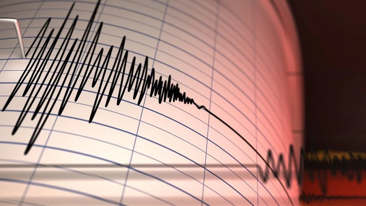 Bingöl'de 4 büyüklüğünde deprem! Çevre illerde de hissedildi