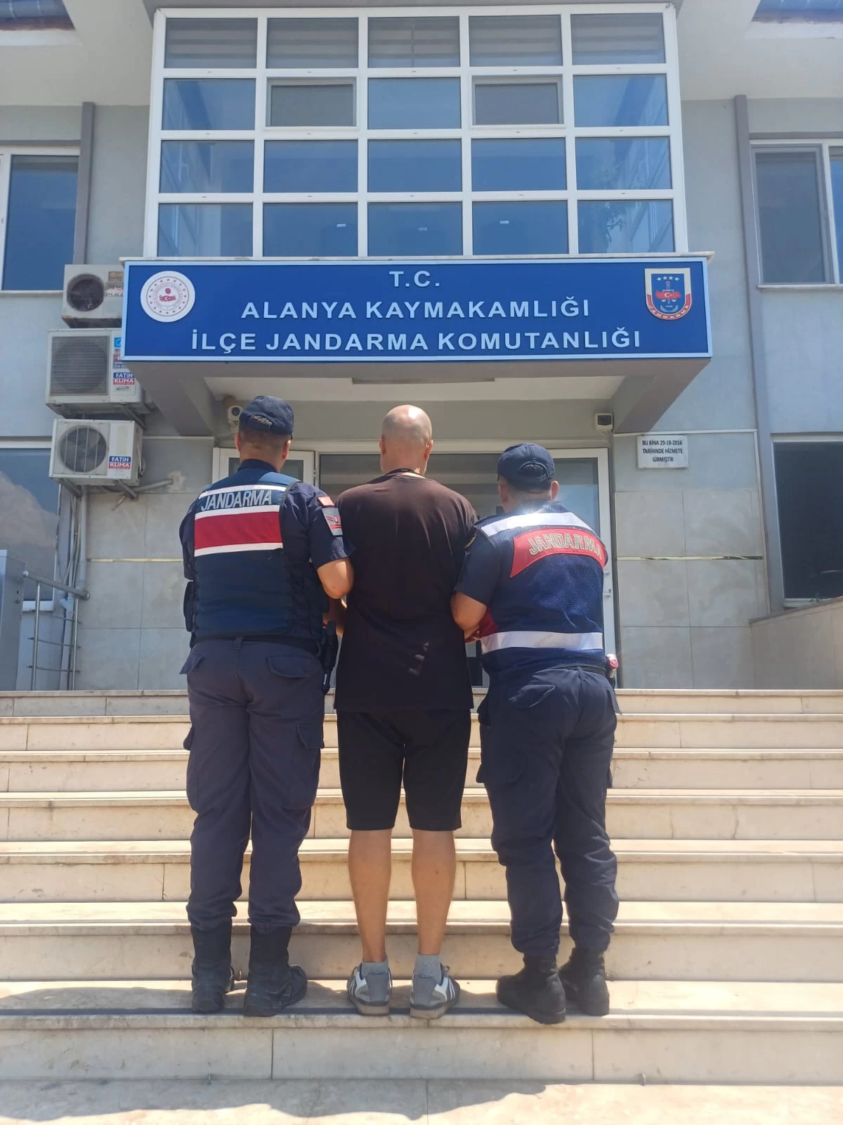 Interpol tarafından aranan Rus vatandaşı, Alanya'da yakalandı!