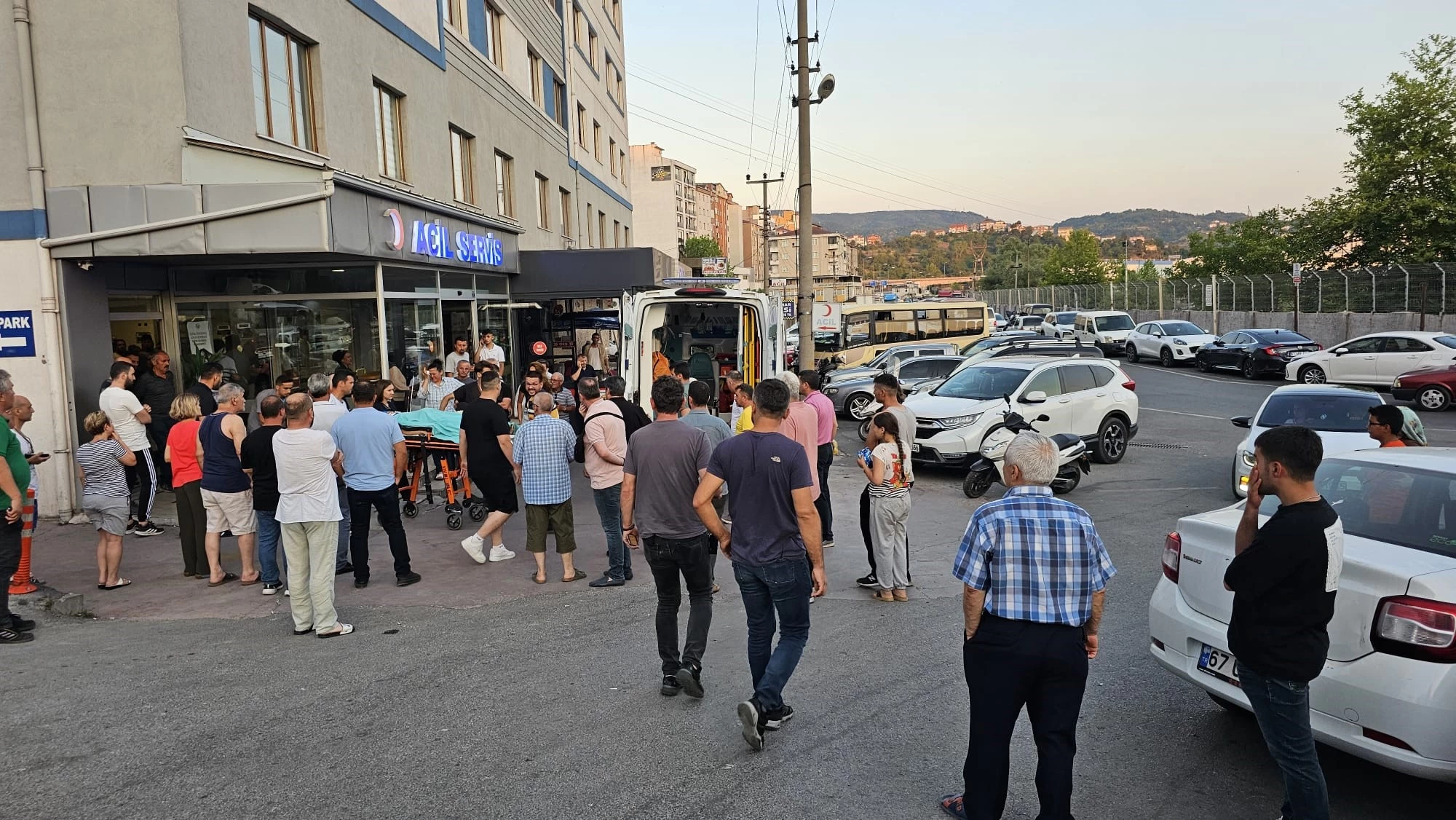 Eşiyle tartıştıktan sonra kendini kaybetti! Evinin balkonundan atladı