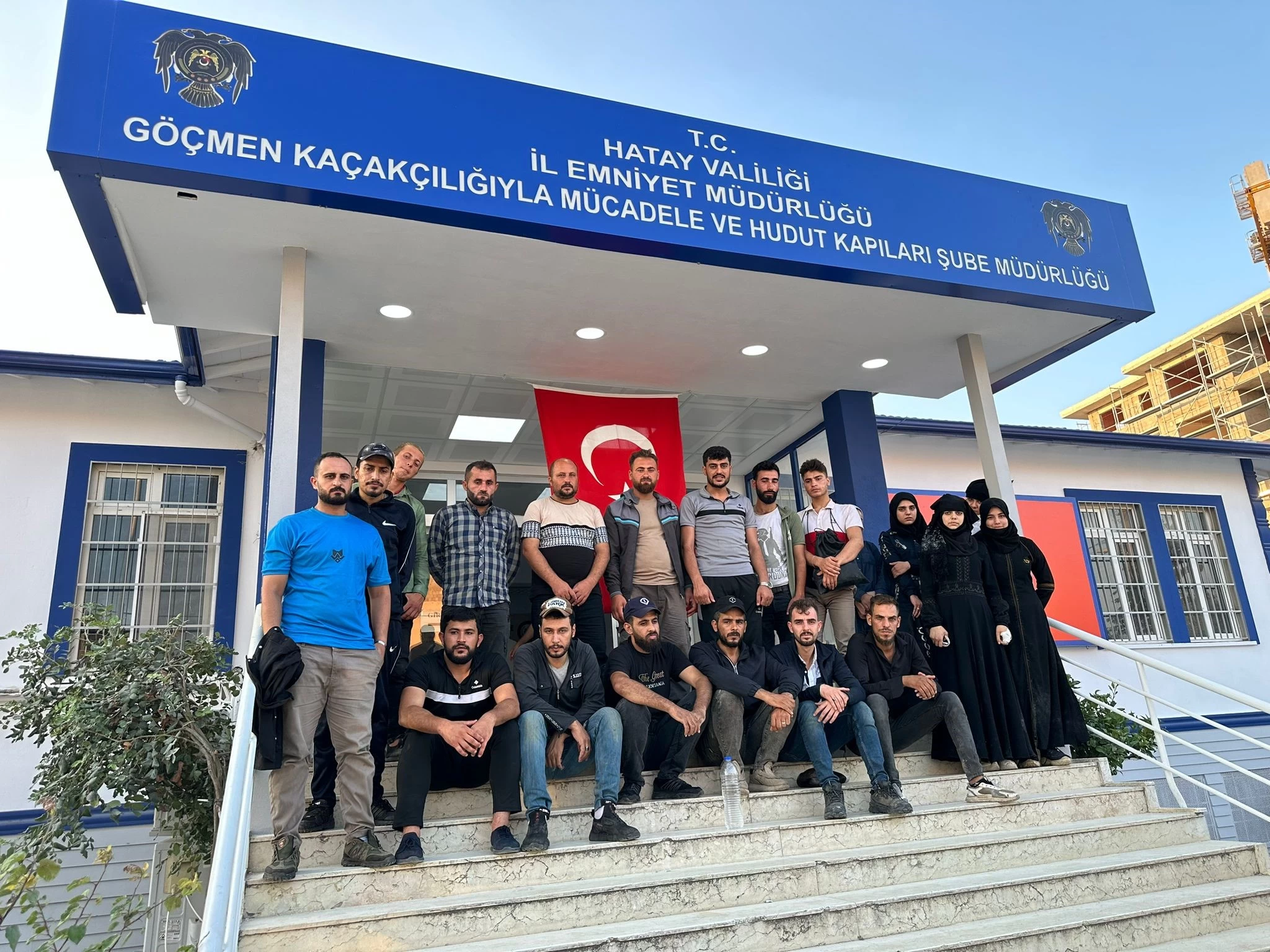 Hatay'da 28 kaçak göçmen yakalandı