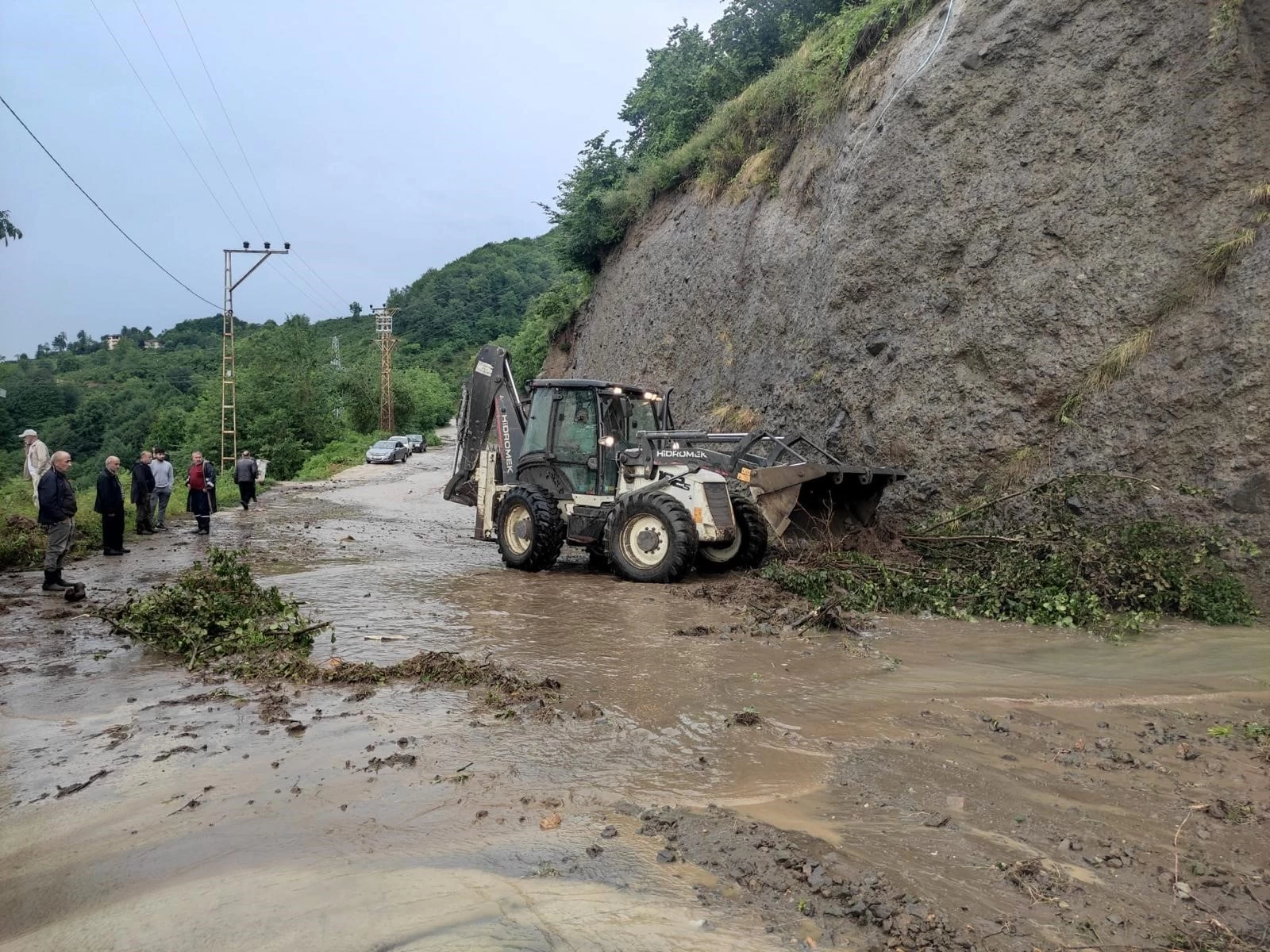 Ordu'da şiddetli yağmur sonrası iki ilçeyi sel vurdu: 1 kişi hayatını kaybetti