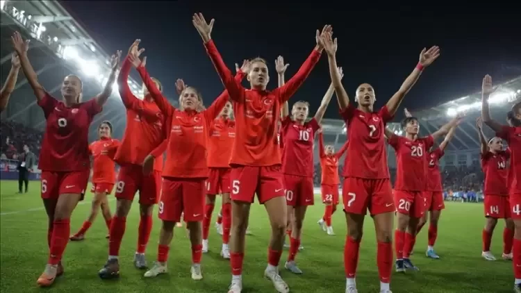 A Milli Kadın Futbol Takımı, Macaristan'ı 4-1 mağlup ederek play-off'lara yükseldi