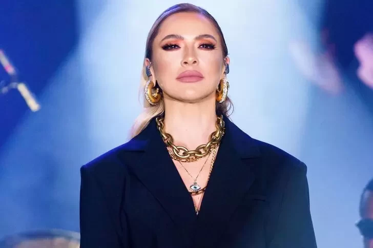 Hadise, İsrail zulmüne sessiz kalamadı: "İnsanlıktan iğrendiğiniz an budur"