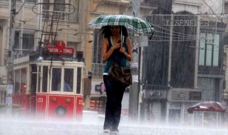 AKOM'dan İstanbul için gök gürültülü sağanak uyarısı