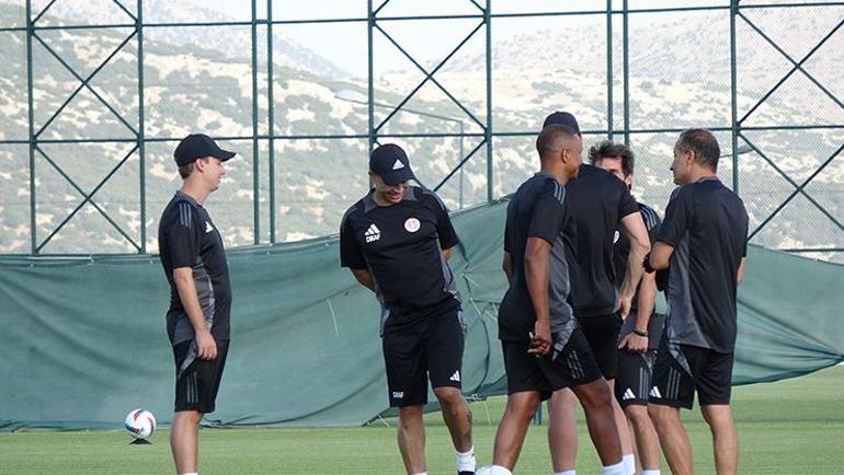 Antalyaspor'da Alex de Souza sahaya indi! Burdur'da ilk antrenman - Süper  Lig Haberleri - Spor