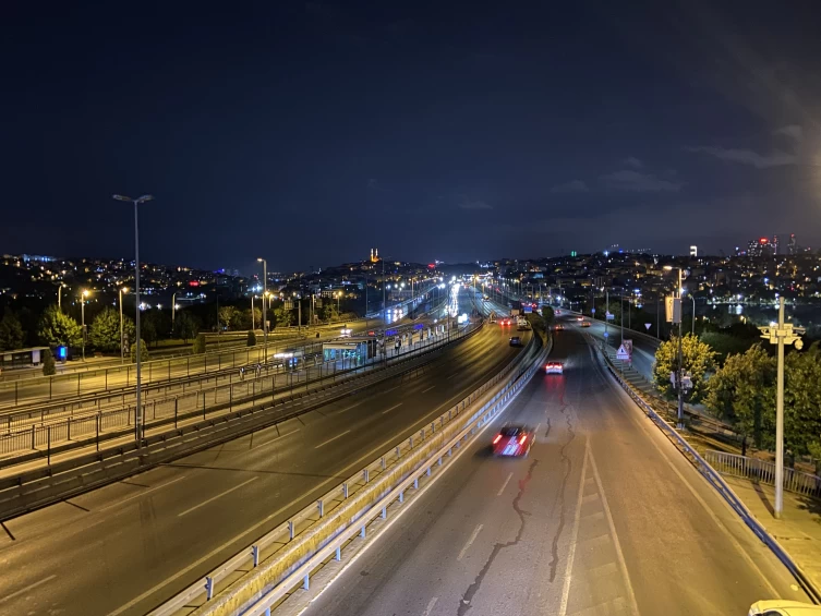 Haliç Köprüsü’nde asfalt yenileme çalışması! O bölge trafiğe kapatıldı