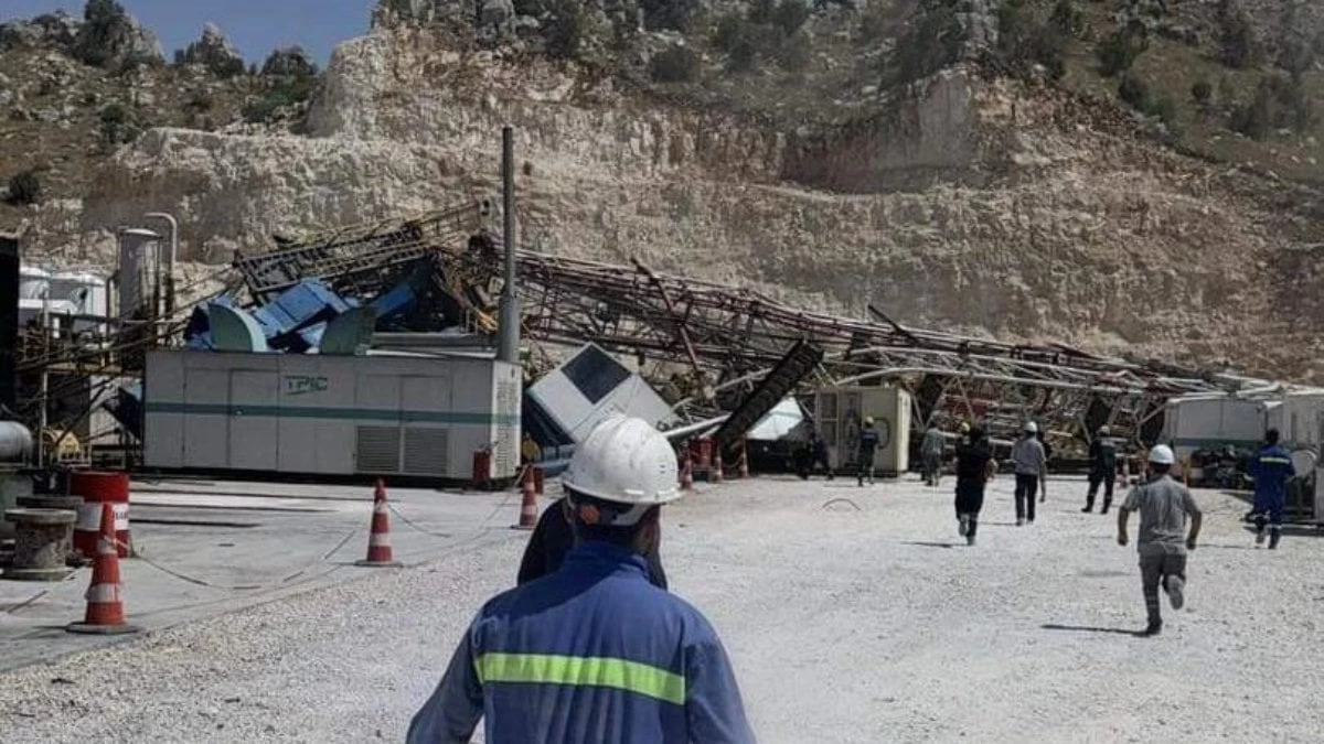 Şırnak'ta Gabar Dağı'ndaki petrol arama sahasında sondaj kulesi devrildi