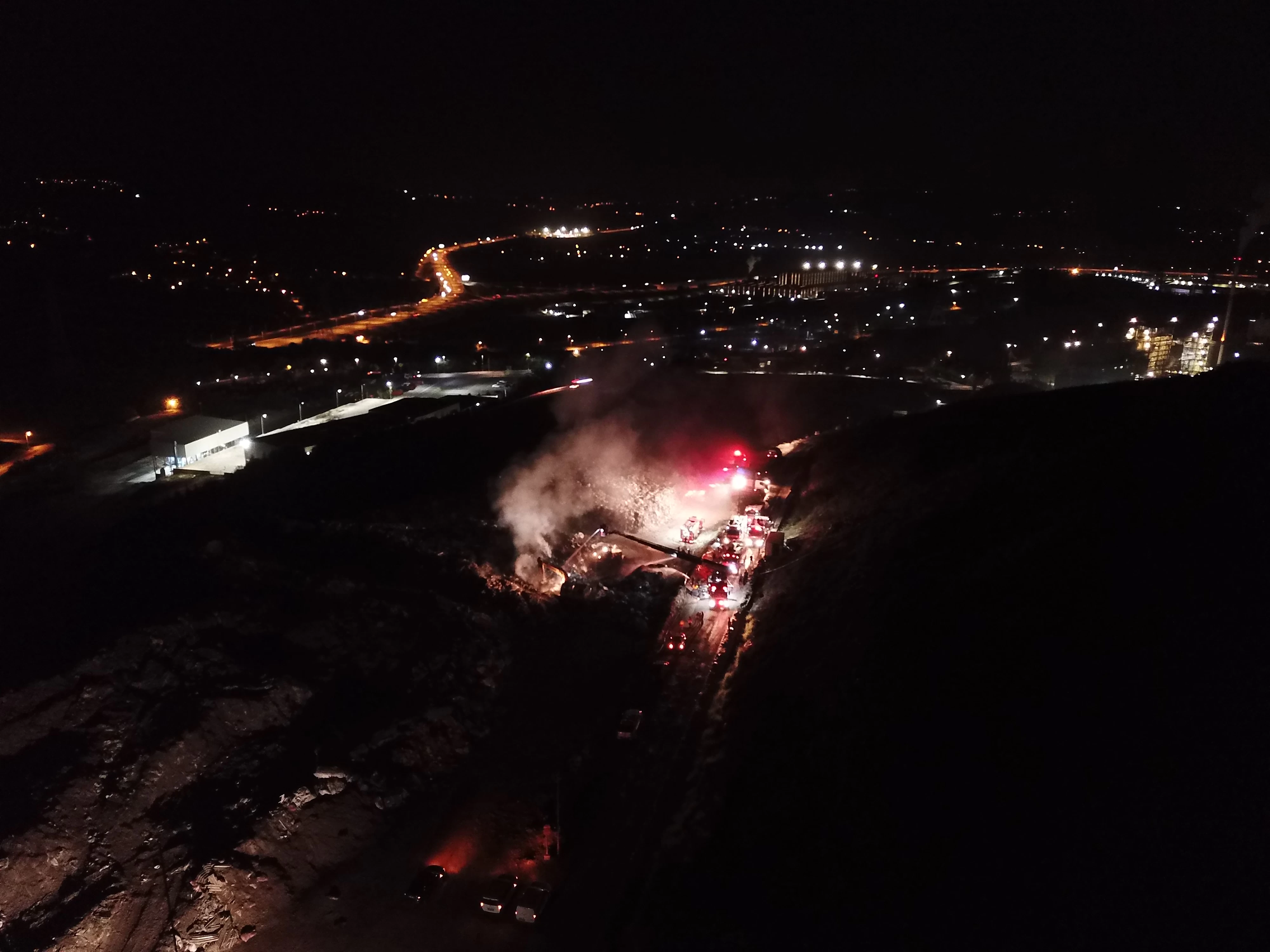 İzmit'te çöp döküm sahasındaki yangın söndürüldü