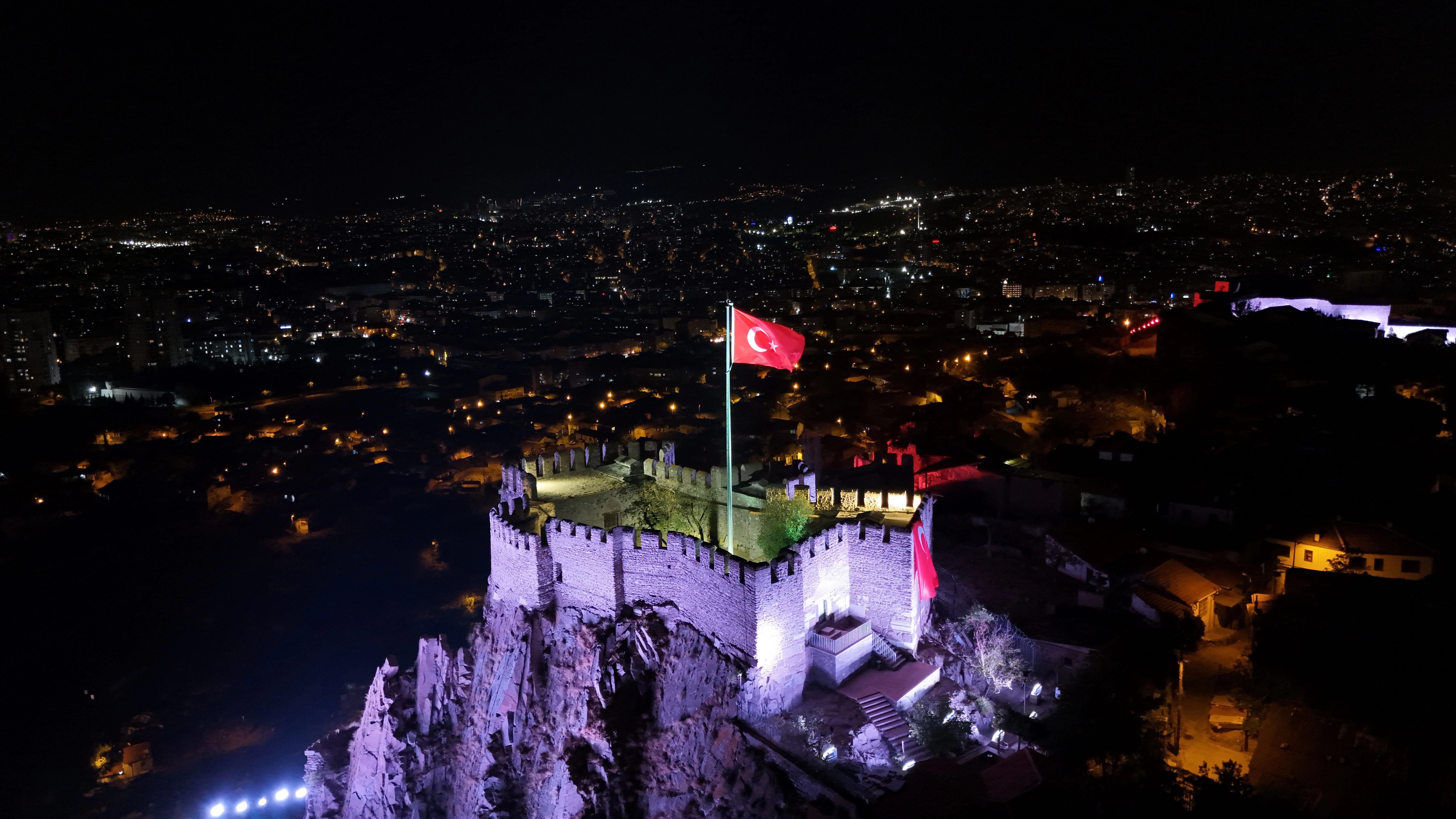 Ankara’nın simgelerinde 30 Ağustos imzası