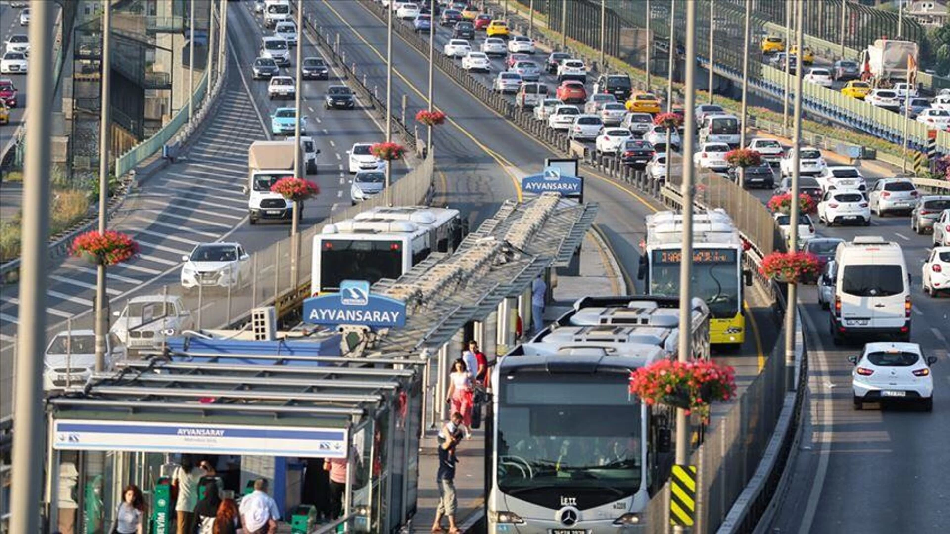 30 Ağustos'ta toplu taşıma ücretsiz mi? 30 Ağustos metro, otobüs, metrobüs bedava mı?