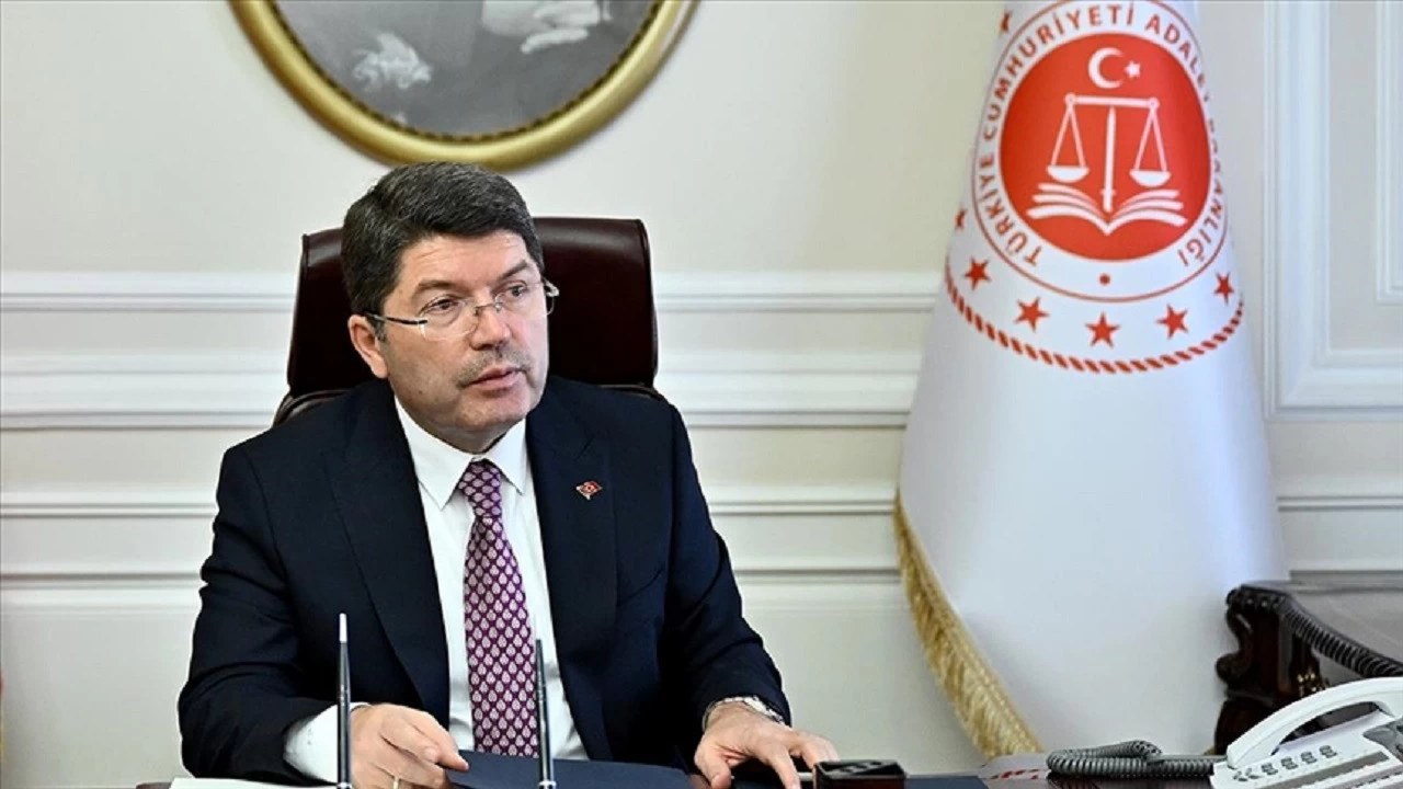 Bakan Tunç: '2 Suriyeli Bakanlıkta işe alındı' iddiası gerçek değil