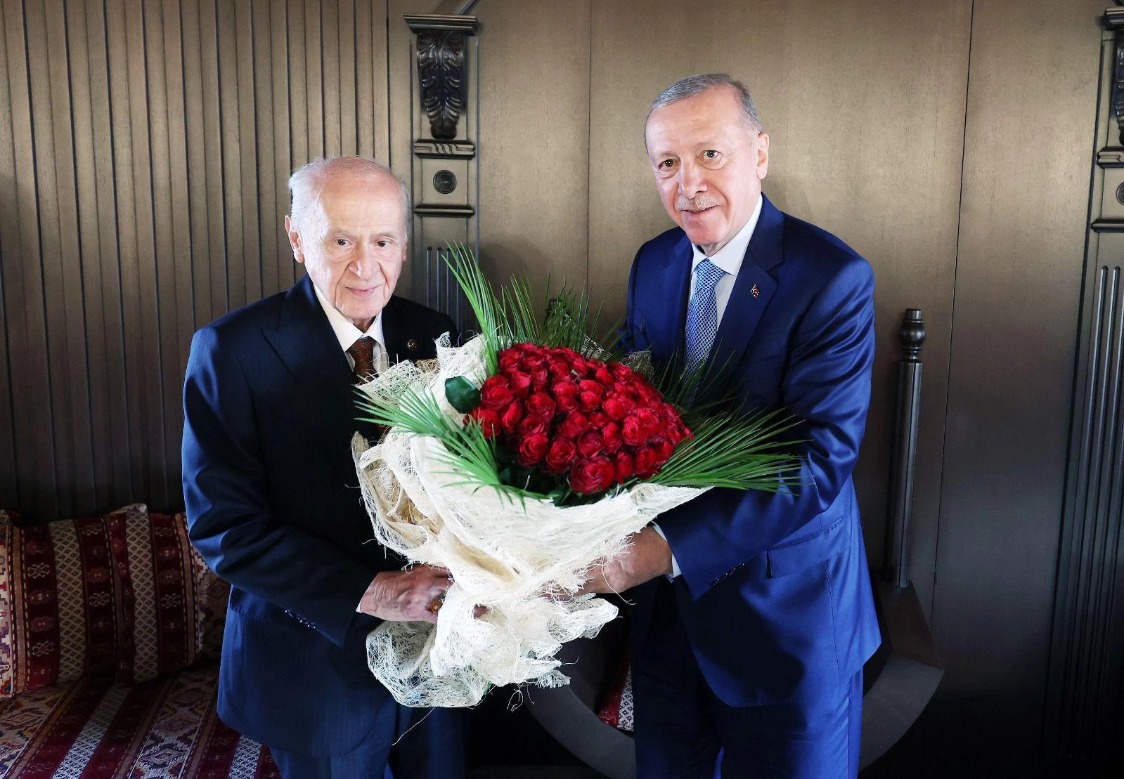 Cumhurbaşkanı Erdoğan'dan MHP Lideri Bahçeli'ye yaşına özel hediye