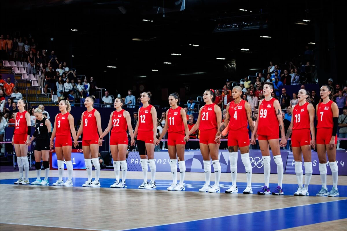 A Milli Kadın Voleybol takımı yarı finalde mi? Türkiye - Çin voleybol maç sonucu nasıl?