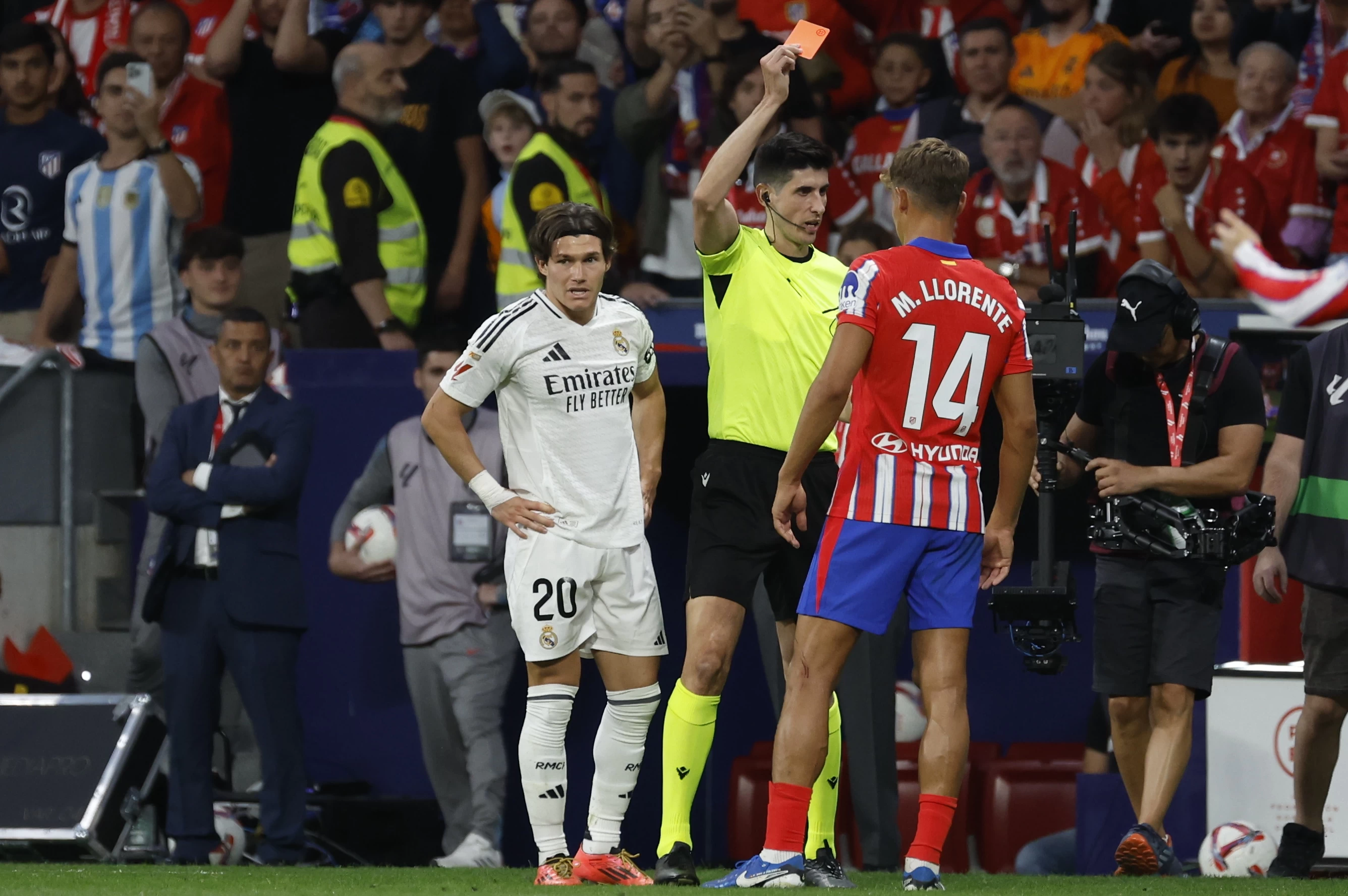 Olaylı Madrid derbisi: Atletico Madrid, puanı son nefeste aldı