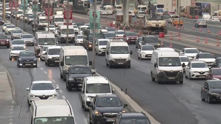 Okullarda uyum haftası başladı! İstanbul'da trafik yoğunluğu arttı