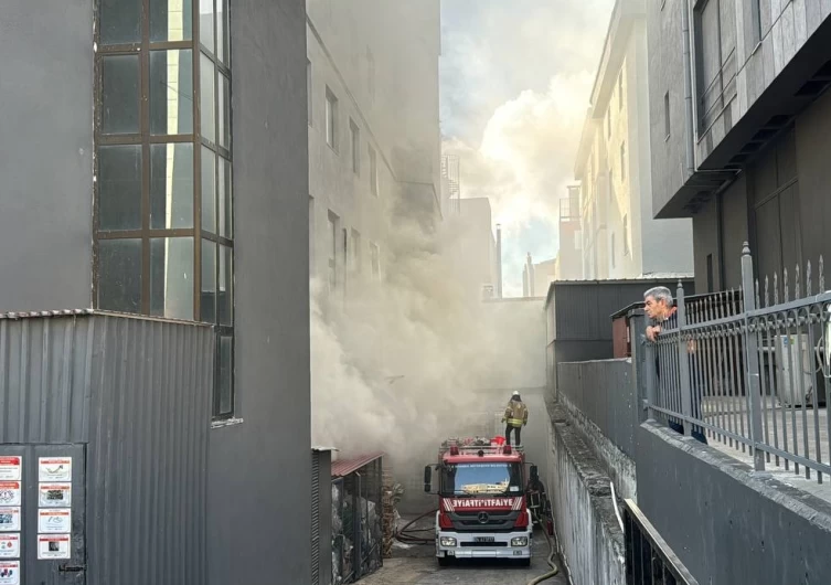 İstanbul Beylikdüzü'nde fabrika yangını!