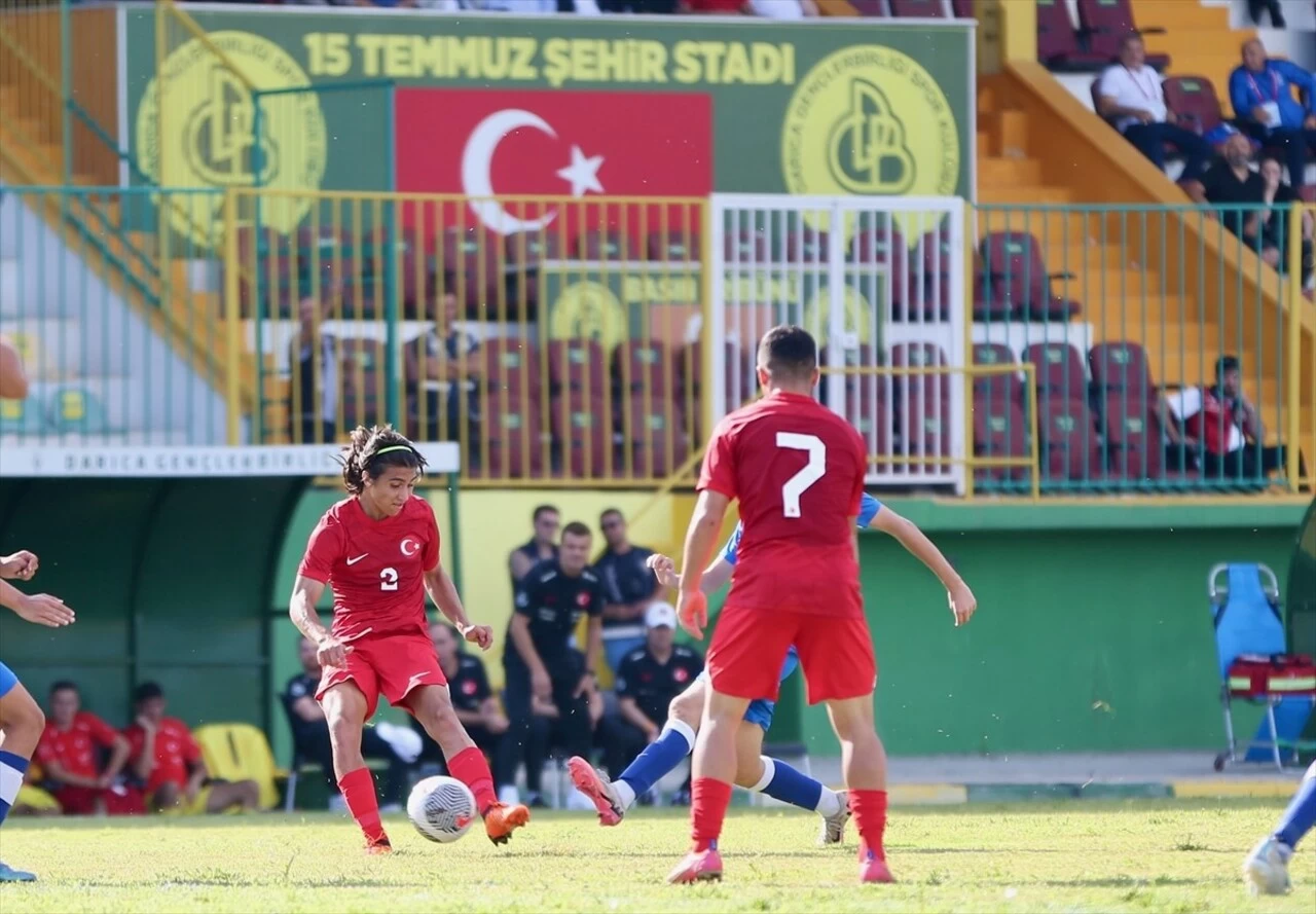 17 Yaş Altı Futbol Takımı, Azerbaycan'ı 4-0 mağlup etti