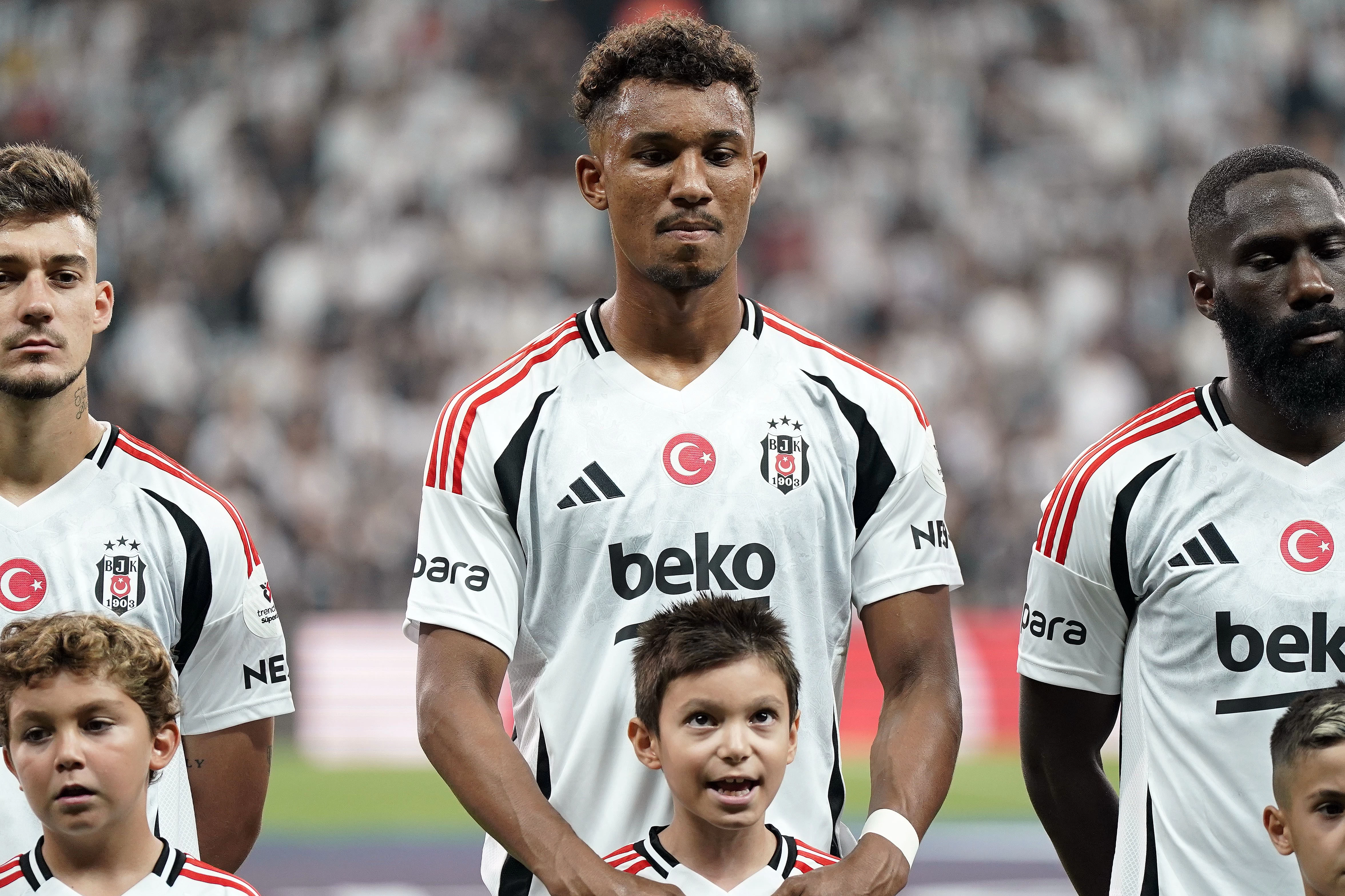 Beşiktaş Teknik Direktörü Bronckhorst’tan 2 değişiklik