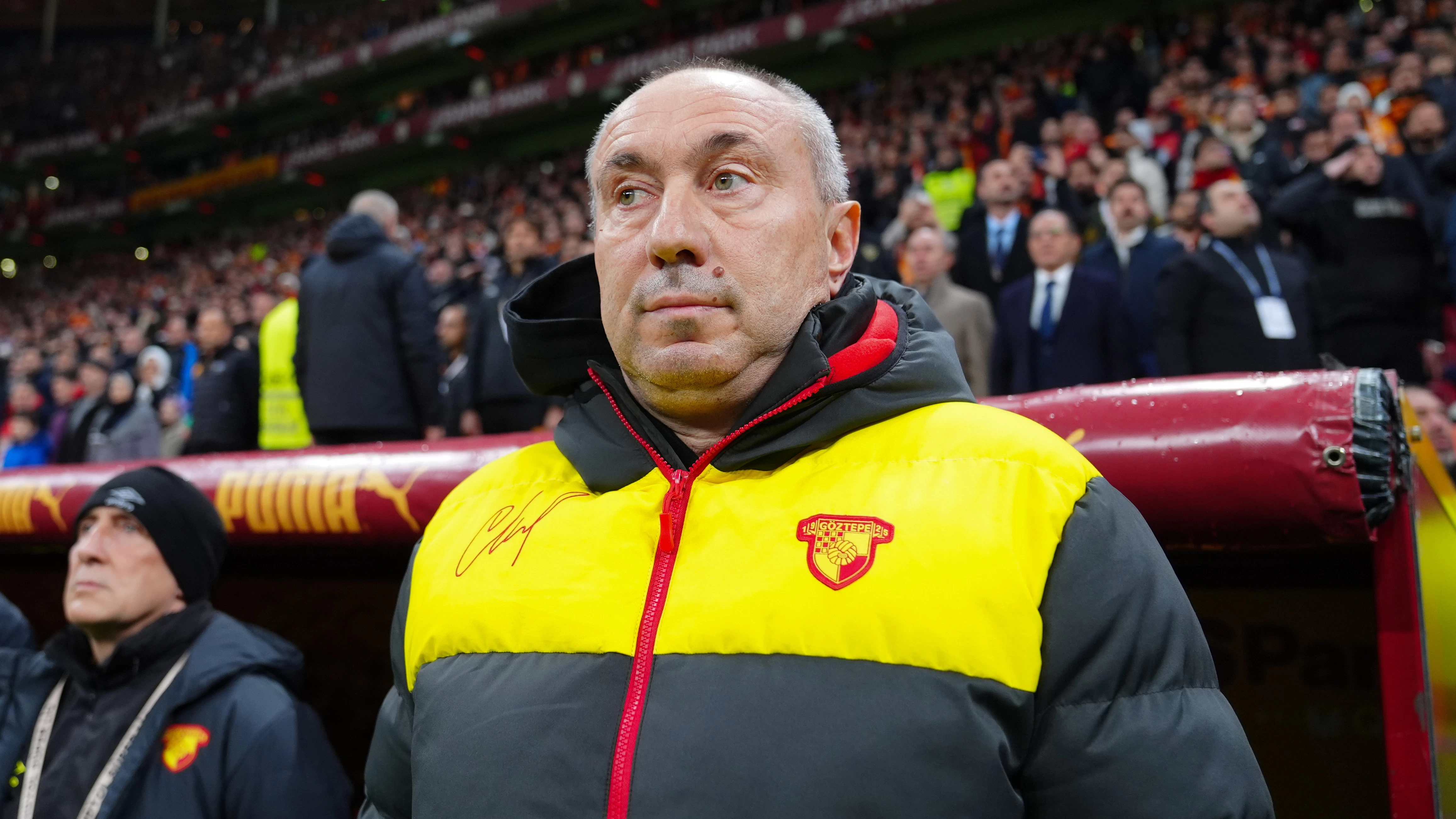 Göztepe teknik direktörü Stoilov'a fair play ödülü!