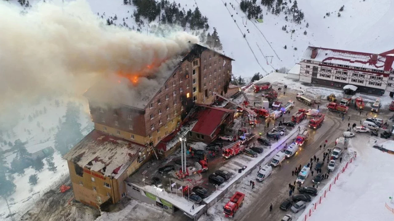 Kartalkaya'da yangın faciası: 10 can kaybı... 'Otel çökebilir'