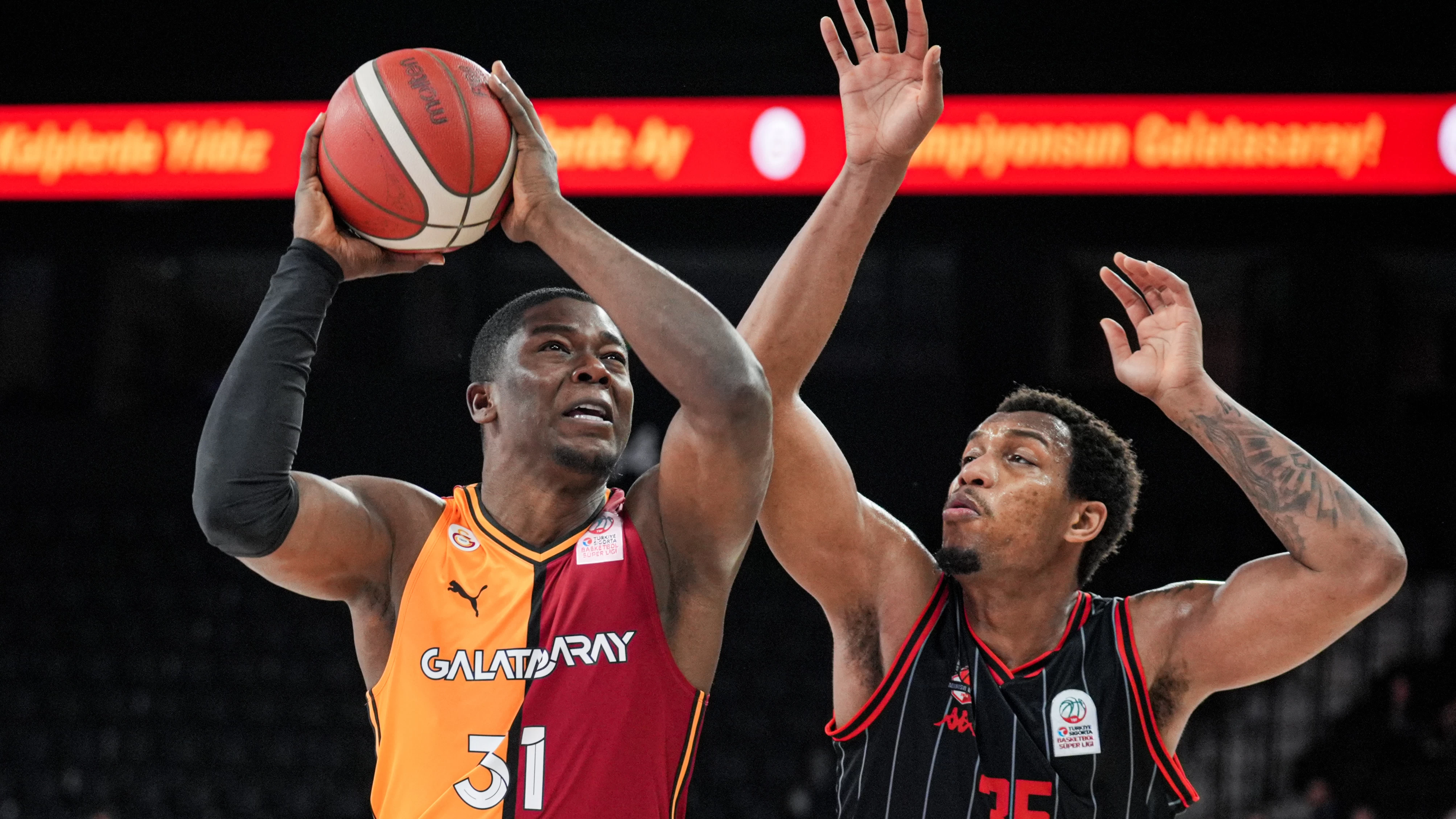 Galatasaray Basketbol galibiyet serisini 8’e çıkardı