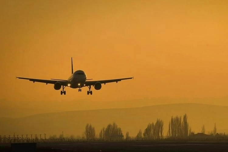 Güney Kore’de havalimanındaki korku dolu anlar: Uçakta yangın çıktı