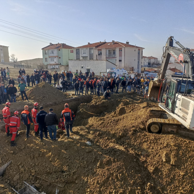 Ankara'da bina inşaatında göçük! 1 işçi öldü, 1 işçi aranıyor