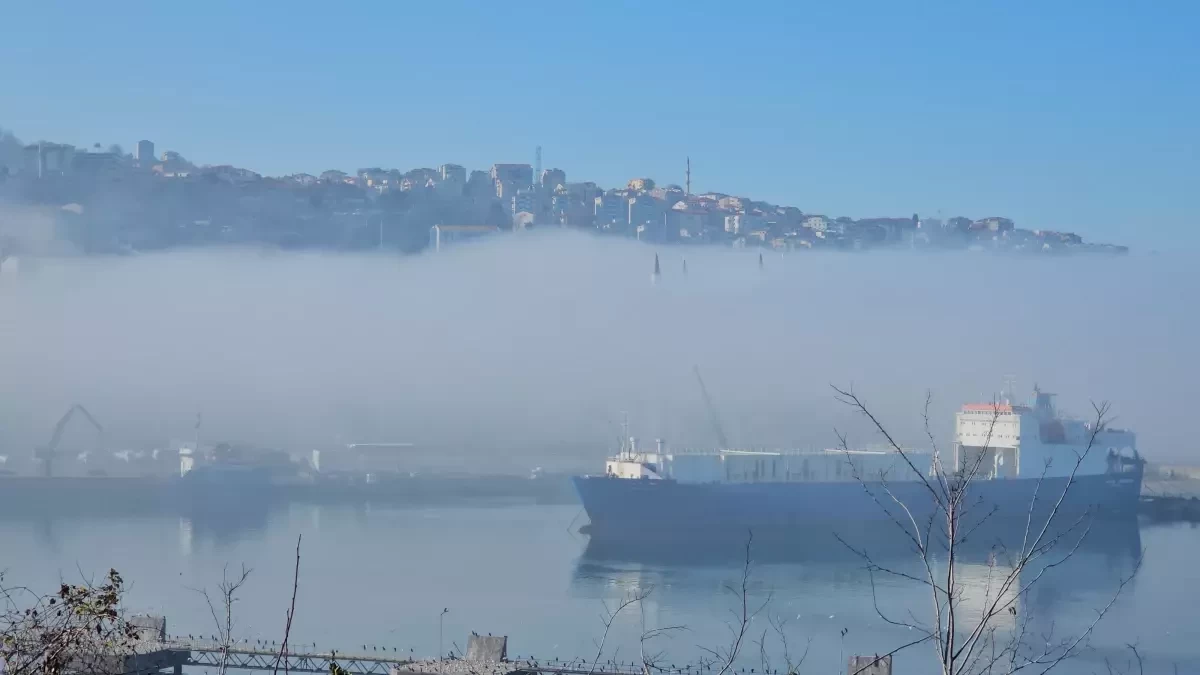 Zonguldak'ta yoğun siste 72 metrelik cami kayboldu!