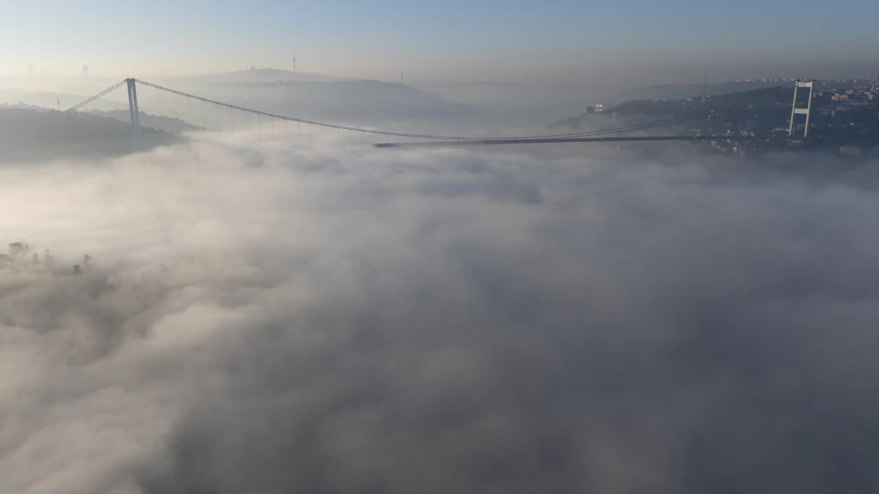 İstanbul yeni yıla sisle uyandı