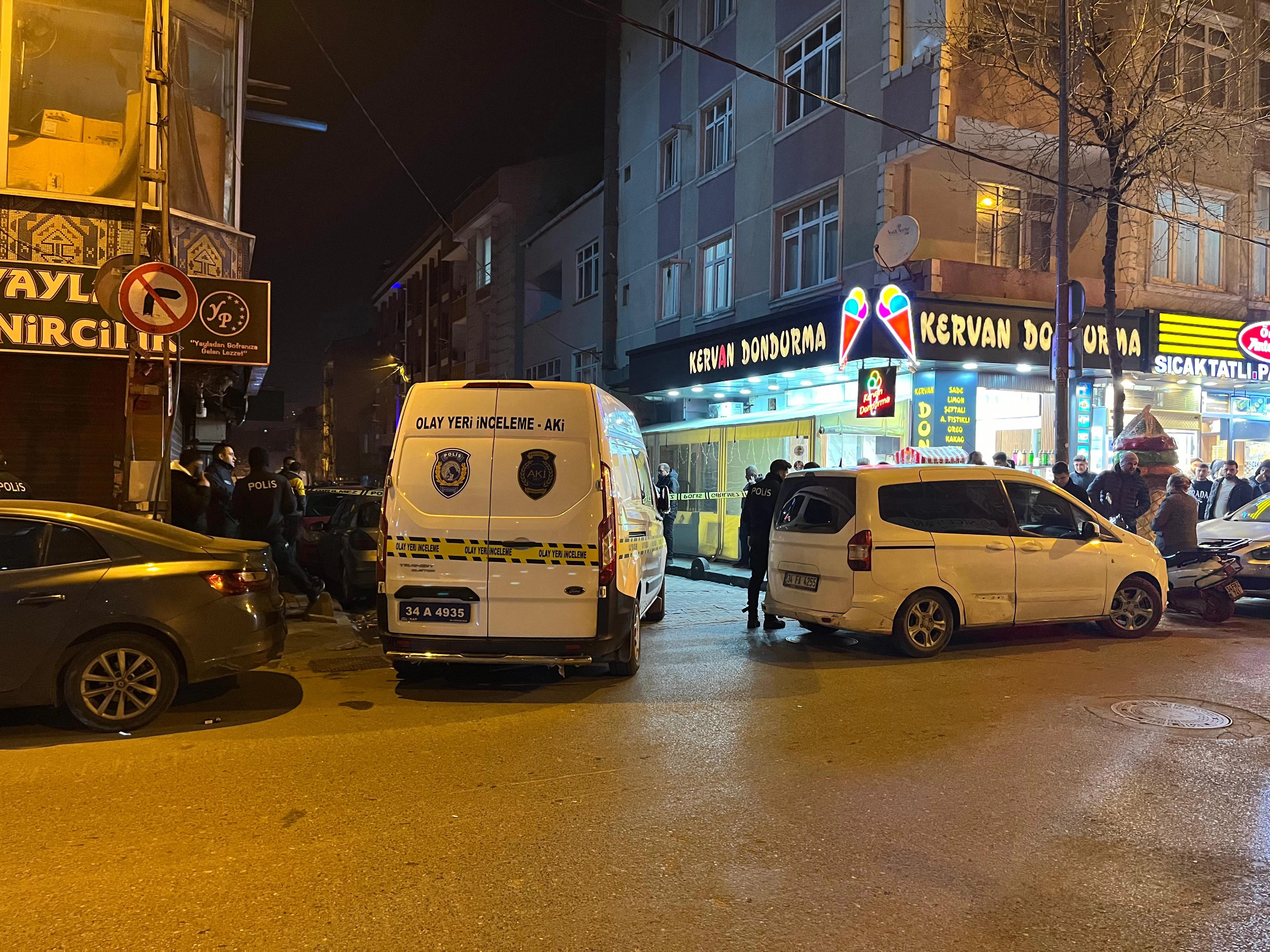 Küçükçekmece'de çay ocağına el bombası atıldı